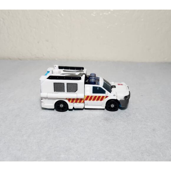 Transformers Ratchet Ambulance Car Rescue Bot Takara Hasbro Loose Pre-owned - Picture 5 of 8